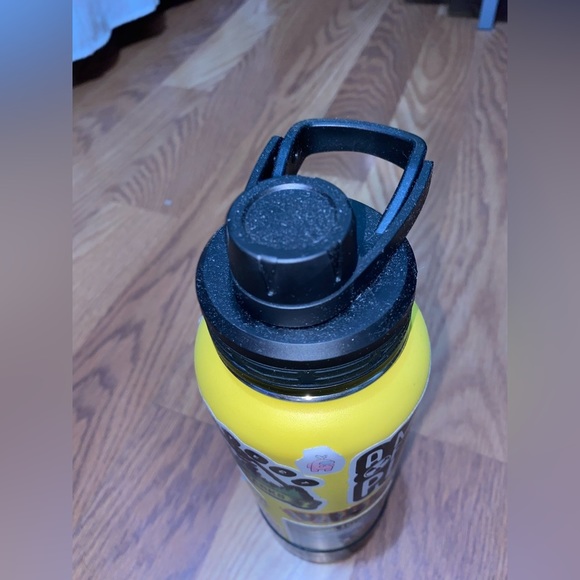 🌸 Hydro Flask Reusable Water Bottle 40oz Includes boot, 2 caps & stickers on it - Picture 7 of 15